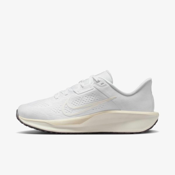 Женские кроссовки NIKE WMNS QUEST 6