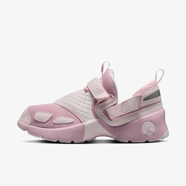 Женские кроссовки WMNS JORDAN TRUNNER LX