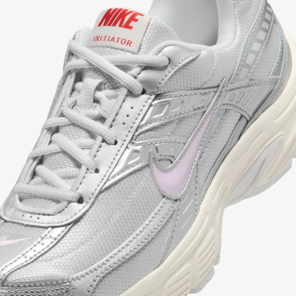 Женские кроссовки NIKE WMNS INITIATOR