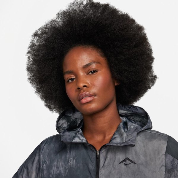 Женская ветровка NIKE W TRAIL REPEL JKT