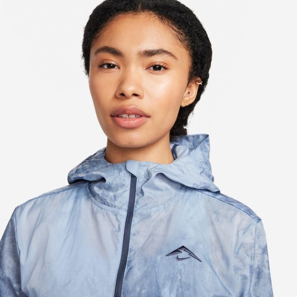 Женская ветровка NIKE W TRAIL REPEL JKT