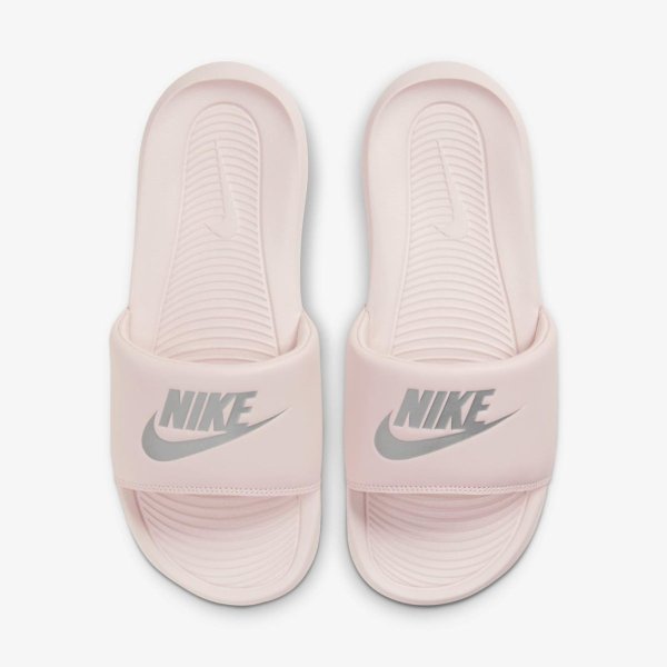Женские тапочки NIKE W VICTORI ONE SLIDE