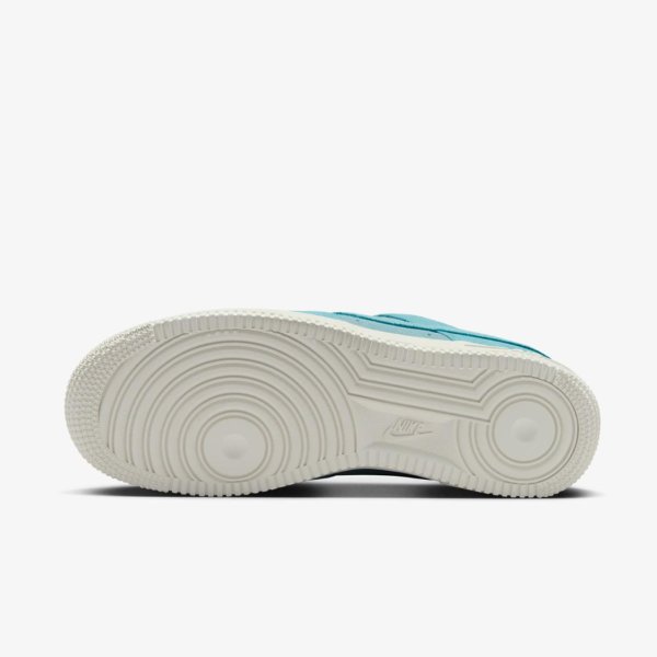 Женские кроссовки NIKE W AIR FORCE 1 07