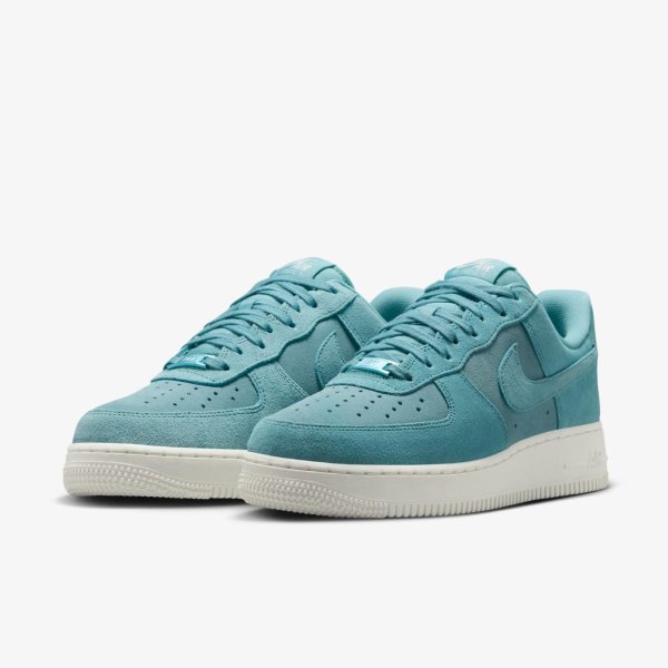 Женские кроссовки NIKE W AIR FORCE 1 07