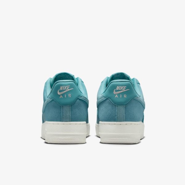 Женские кроссовки NIKE W AIR FORCE 1 07