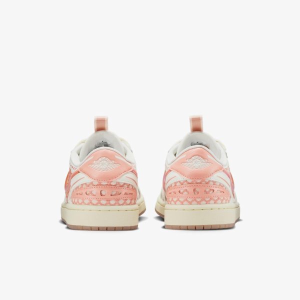 Женские кроссовки WMNS AIR JORDAN 1 METHOD 0F MAKE LOW V3 WASHED CORAL