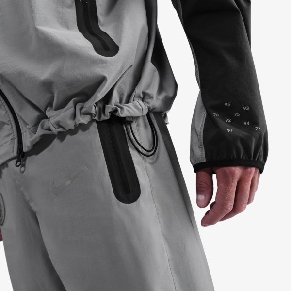 Чоловіча вітрівка NIKE PSG M NK TCH WVN WR FZ JKT TA