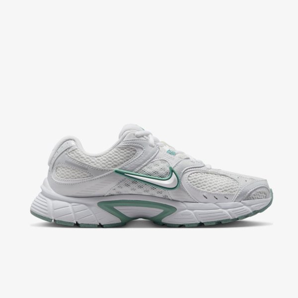 Женские кроссовки NIKE W V5 RNR