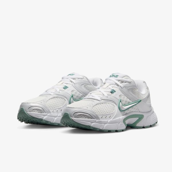 Женские кроссовки NIKE W V5 RNR