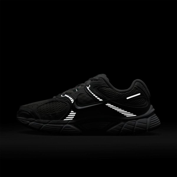Женские кроссовки NIKE W V5 RNR