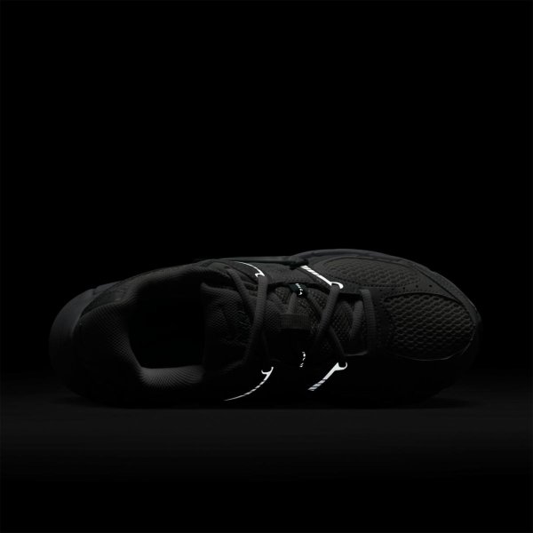 Женские кроссовки NIKE W V5 RNR