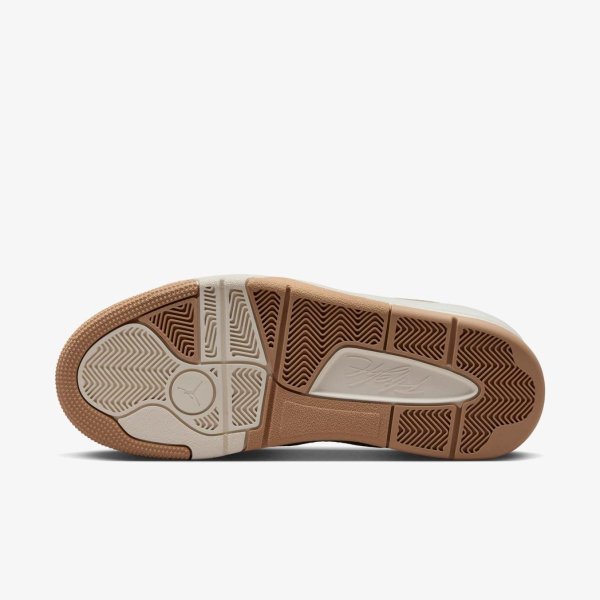 Женские кроссовки WMNS JORDAN FLIGHT COURT SE LIGHT OREWOOD BROWN