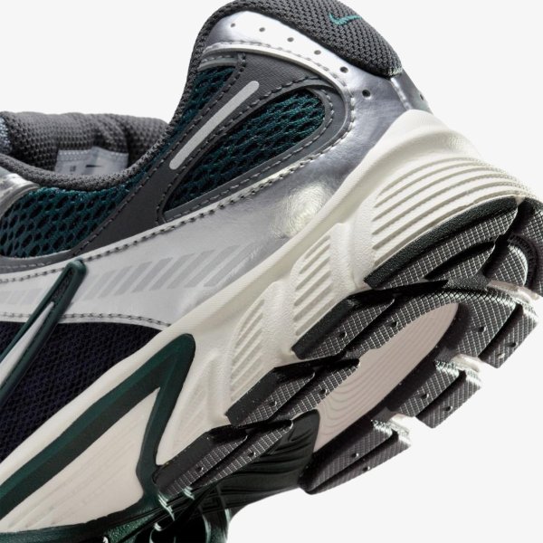 Женские кроссовки NIKE W V5 RNR