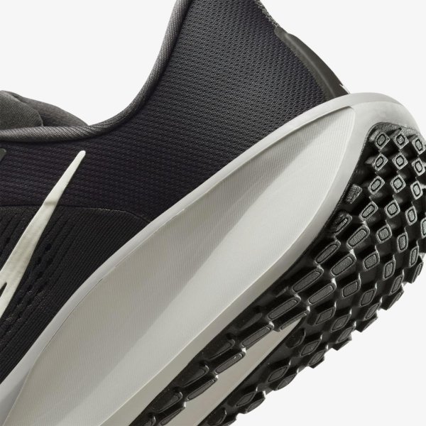 Мужские кроссовки NIKE QUEST 6