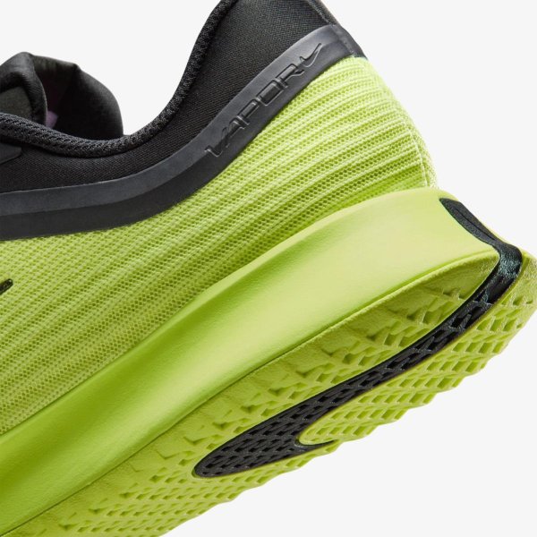 Женские кроссовки NIKE ZOOM VAPOR PRO 3 HC PREMIUM