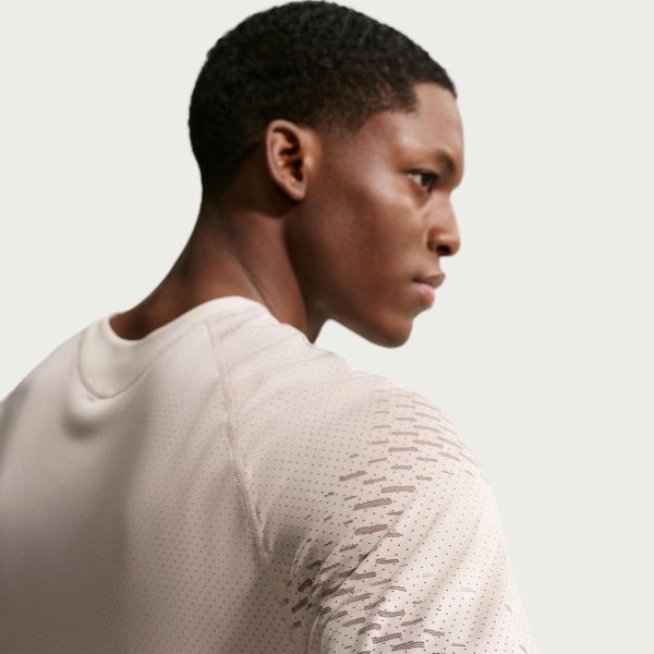 Мужская футболка NIKE STRIDE DRI-FIT