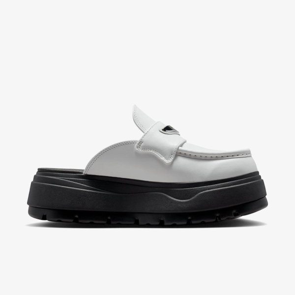 Женские тапочки WMNS AIR JORDAN MULE SUMMIT WHITE / BLACK