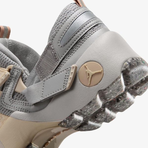 Жіночі кросівки WMNS JORDAN TRUNNER LX IRON ORE / ENIGMA STONE