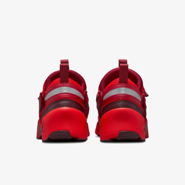 Жіночі кросівки WMNS JORDAN TRUNNER LX CHILE RED