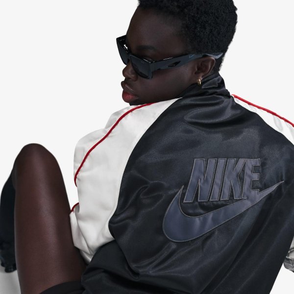 Женский бомбер NIKE SPORTSWEAR