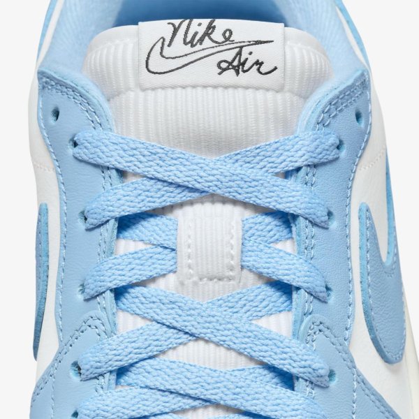 Женские кроссовки AIR JORDAN 1 TRIPLE STACK