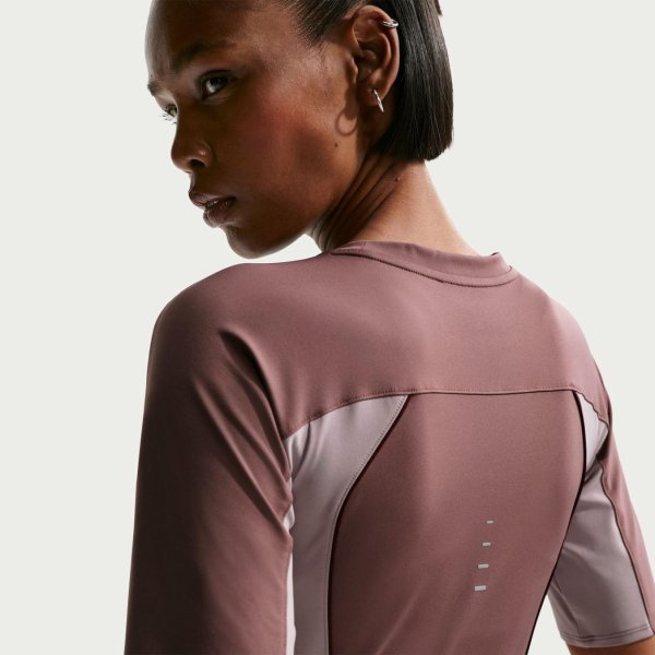 Жіноча футболка NIKE SWIFT DRI-FIT