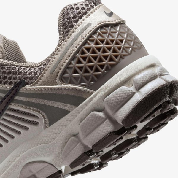 Детские кросівки NIKE VOMERO 5 (GS)