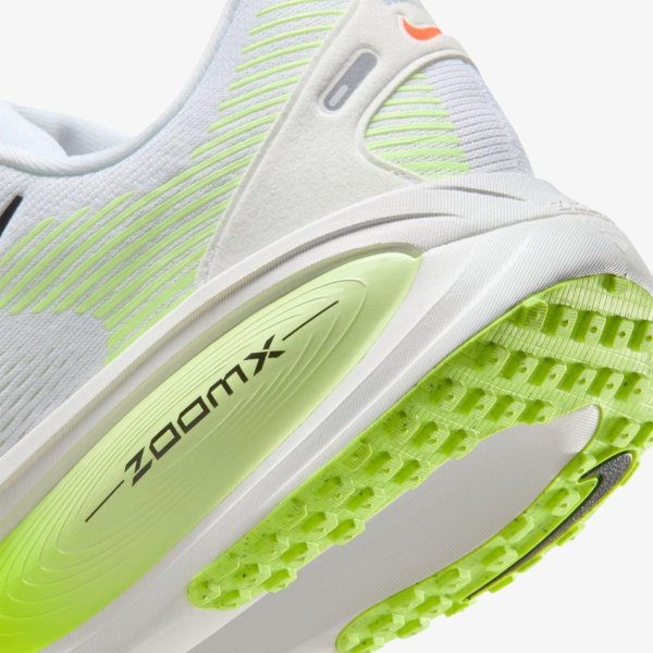 Чоловічі кросівки NIKE VOMERO 18