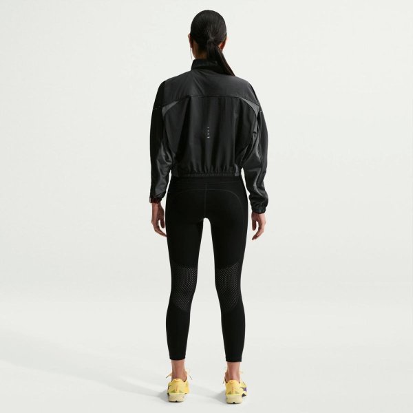 Женская ветровка NIKE W NK SWIFT UV RPL JKT NV