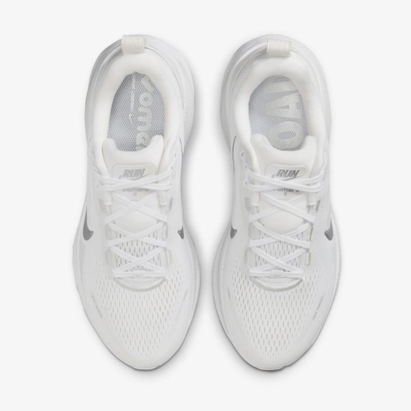 Жіночі кросівки NIKE W VOMERO 18