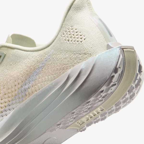 Женские кроссовки NIKE W PEGASUS PLUS ESS