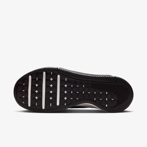 Чоловічі кросівки NIKE M MC TRAINER 3