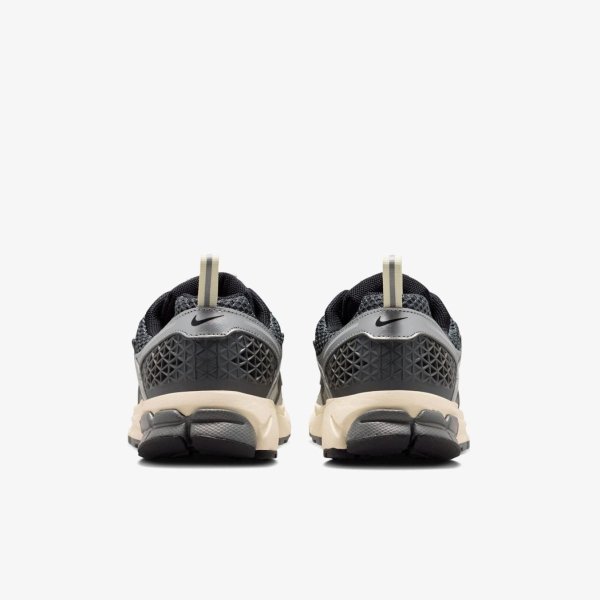 Детские кроссовки NIKE VOMERO 5 (GS)