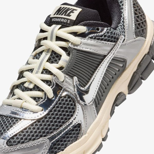 Детские кроссовки NIKE VOMERO 5 (GS)