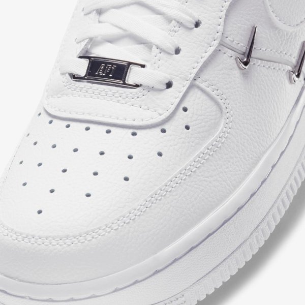 Жіночі кросівки NIKE WMNS AIR FORCE 1 '07 LX WHITE / HYPER ROYAL