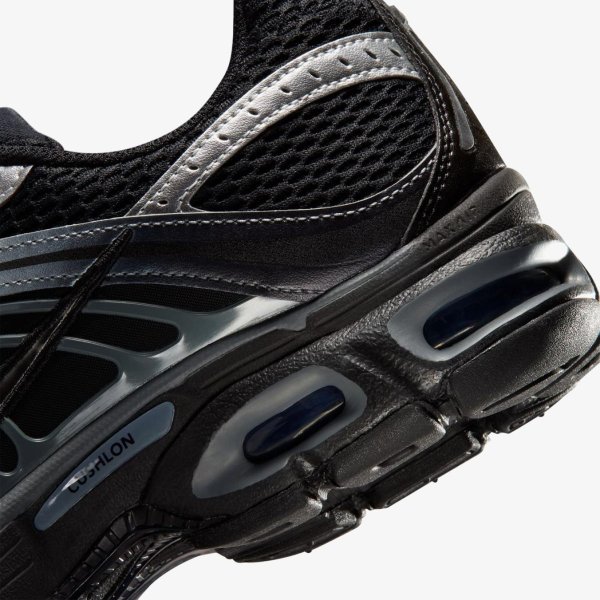 Женские кроссовки NIKE AIR MAX MOTO 2K BLACK / METALLIC SILVER