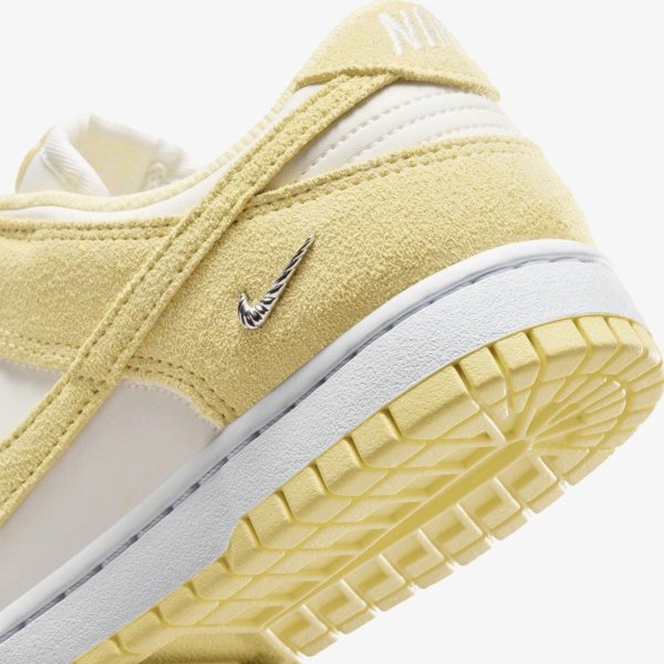 Жіночі кросівки WMNS NIKE DUNK LOW SUEDE SOFT YELLOW
