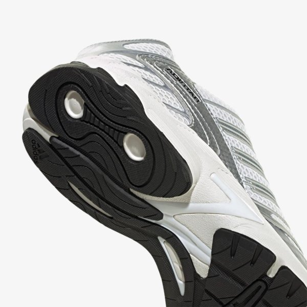Женские кроссовки ADIDAS ADISTAR CONTROL 3 CLOUD WHITE