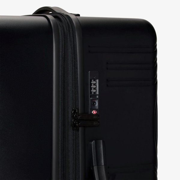 Чемодан NIKE NK 29IN HARDSHELL LUGGAGE
