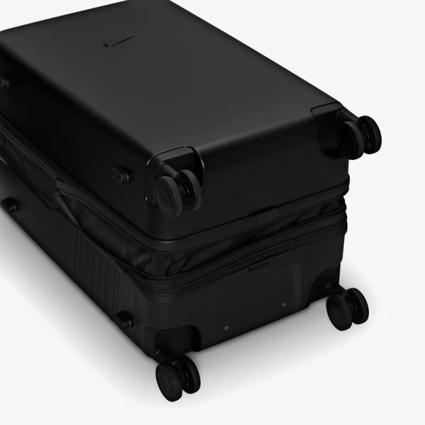 Валіза NIKE NK 26IN HARDSHELL LUGGAGE