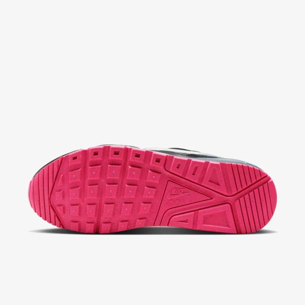 Женские кроссовки NIKE WMNS AIR MAX IVO