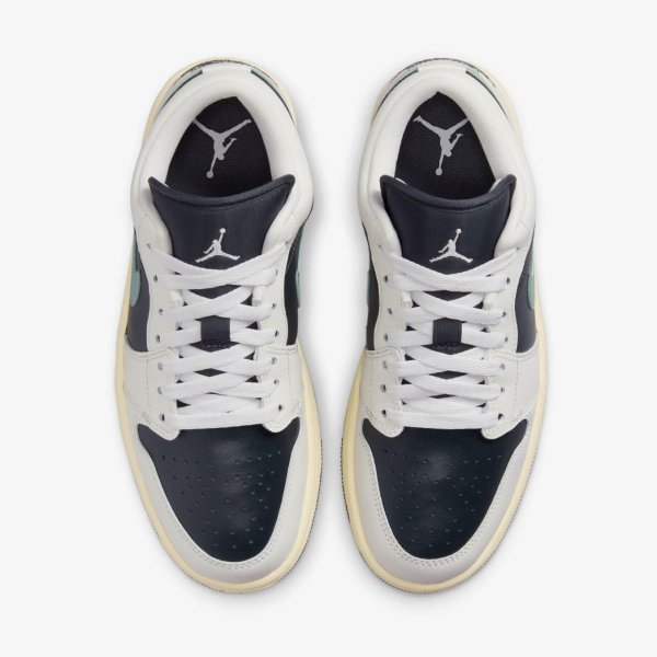 Жіночі кросівки WMNS AIR JORDAN 1 LOW