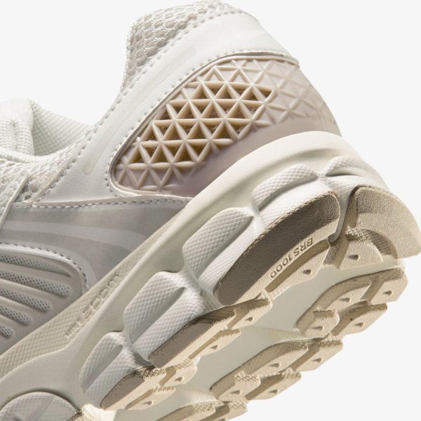 Чоловічі кросівки NIKE ZOOM VOMERO 5