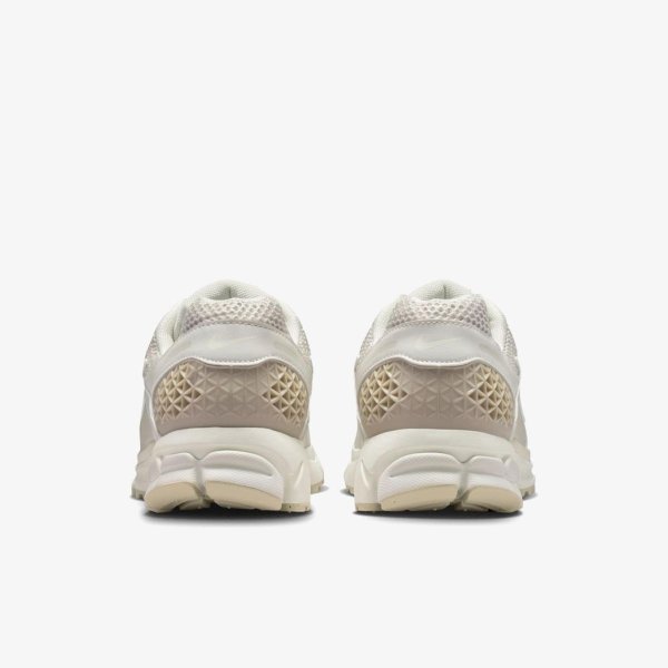 Чоловічі кросівки NIKE ZOOM VOMERO 5