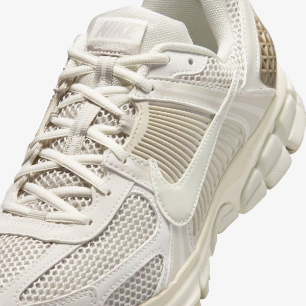 Чоловічі кросівки NIKE ZOOM VOMERO 5