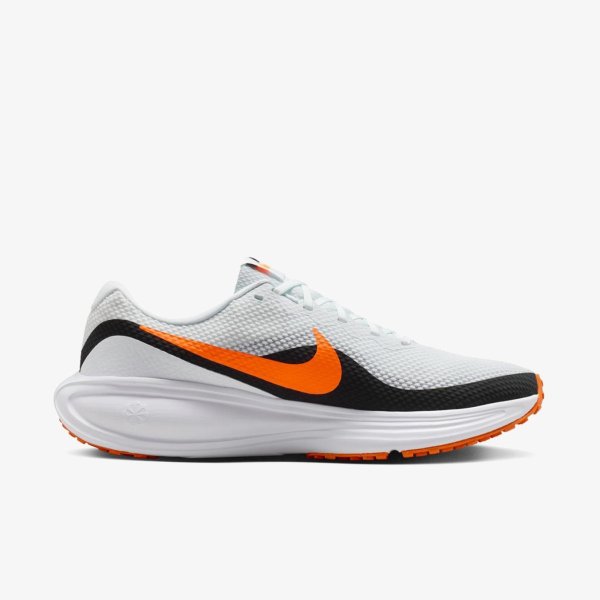 Чоловічі кросівки NIKE REVOLUTION 8