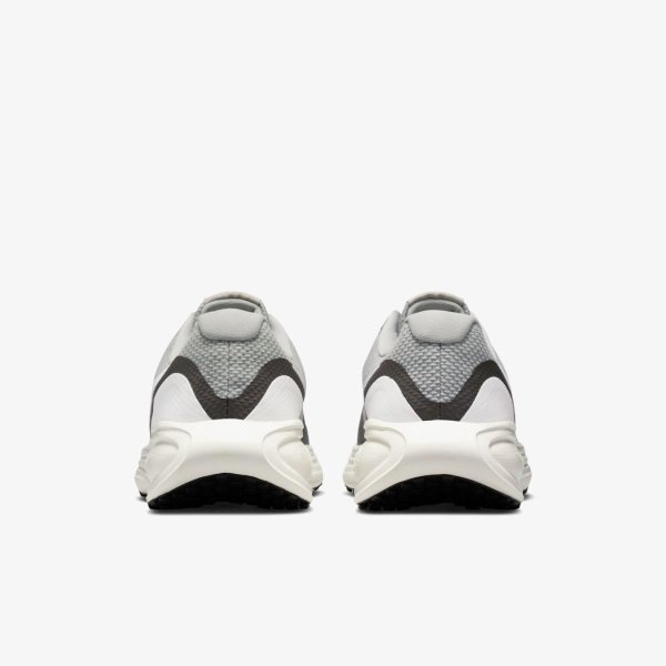 Чоловічі кросівки NIKE REVOLUTION 8