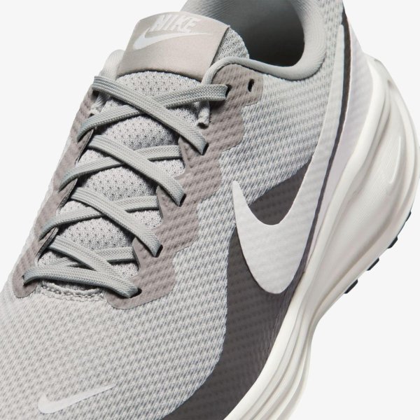 Чоловічі кросівки NIKE REVOLUTION 8