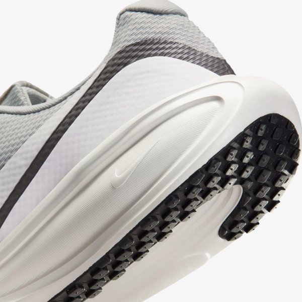 Чоловічі кросівки NIKE REVOLUTION 8