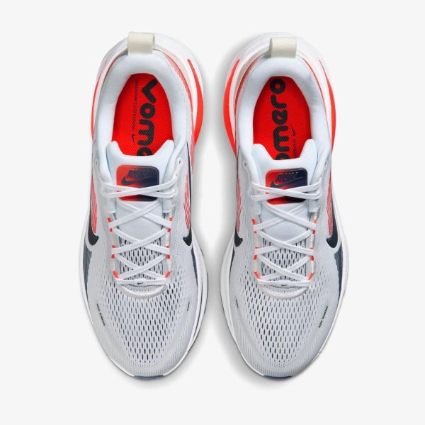 Чоловічі кросівки NIKE VOMERO 18